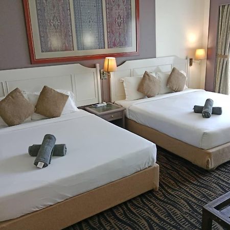 Rainbow Paradise Beachfront Penang Tanjung Bungah  Extérieur photo